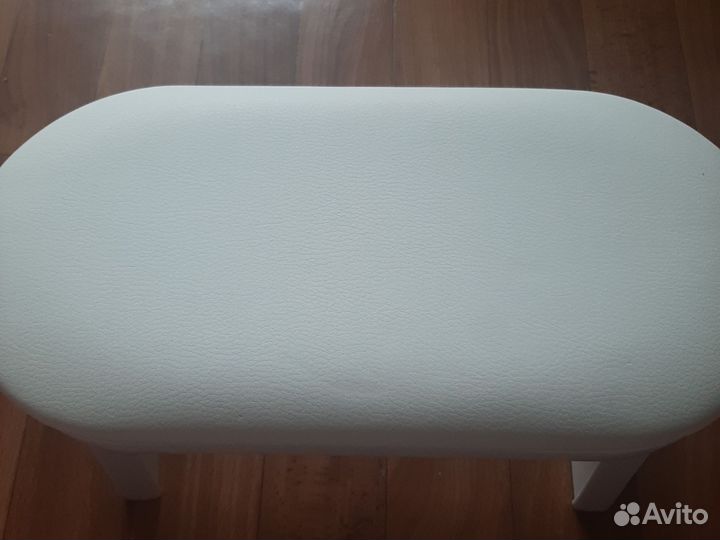 Маникюрный стол для рук