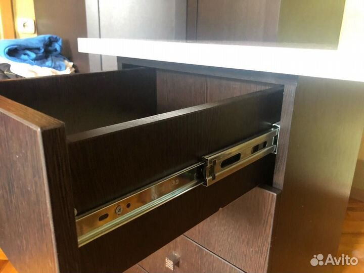 Письменный стол