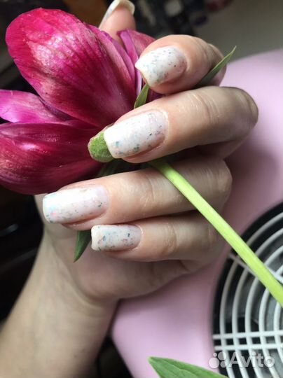 Модель на маникюр