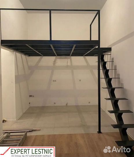 Антресольный этаж. Каркас лестницы