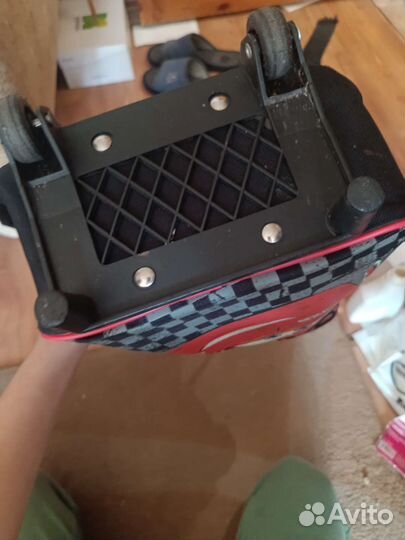 Детский чемодан на колесиках