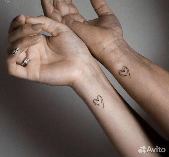 Мини тату (надпись, контур, акварельные цветы)