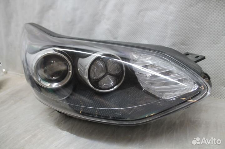 Фара правая Kia Sportage