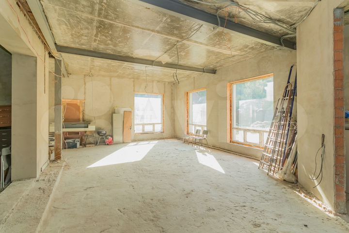 Коттедж 378 м² на участке 9 сот.