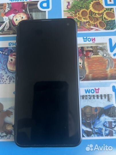 Телефон samsung galaxy s10e