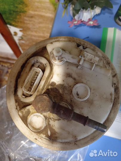 Продам насос топливный на пежо 407