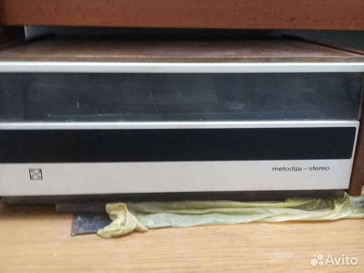 Проигрыватель винила melodija stereo