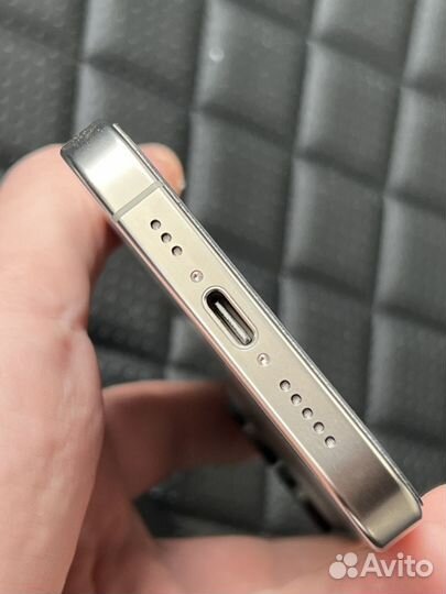 iPhone 15 Pro, 128 ГБ