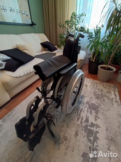 Инвалидная коляска новая
