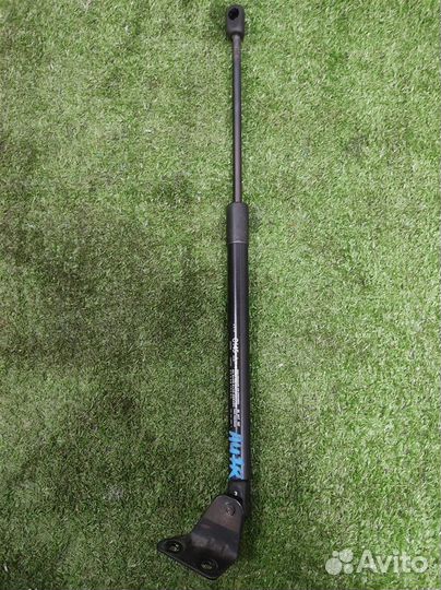 Амортизатор капота Opel Antara 2014