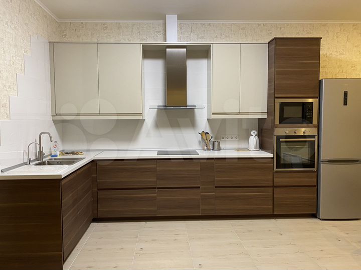 3-к. квартира, 100 м², 17/19 эт.