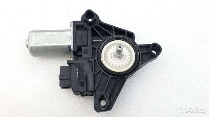 Моторчик стеклоподъемника задний правый