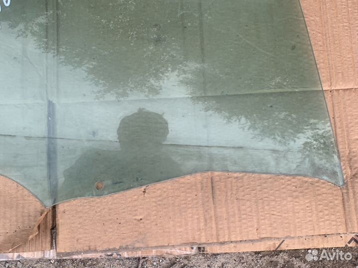 Стекло боковое правое renault scenic 2