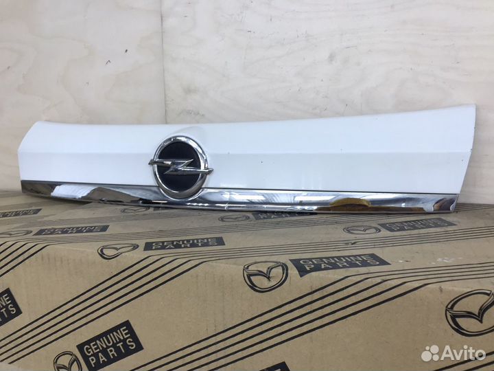 Молдинг багажника Opel Mokka 2012+