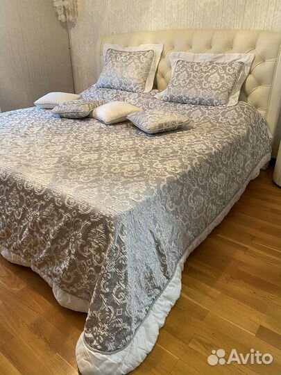 Комплект покрывало и 6 подушек