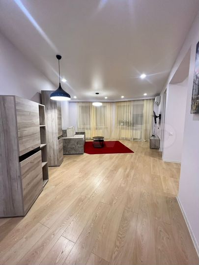 3-к. квартира, 100 м², 2/23 эт.