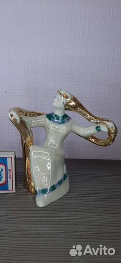 Фарфоровая статуэтка Златовласка Сысерть