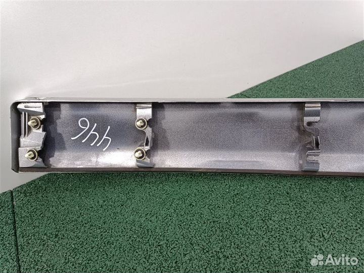 Накладка двери багажника нижняя Bmw X3 E83 2008