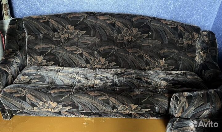 Диван и два кресла