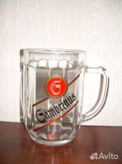 Пивные кружки и бокалы