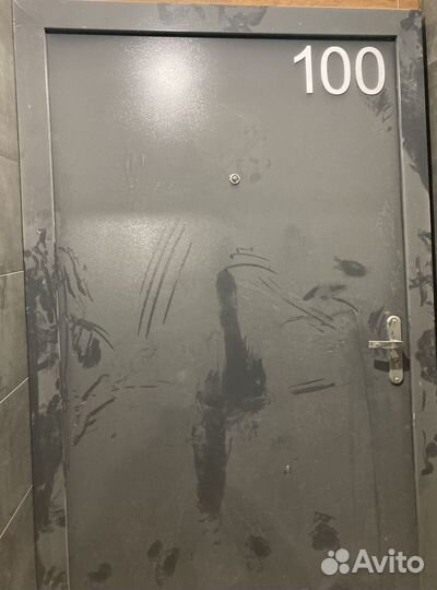 Дверь входная металлическая от застройщика