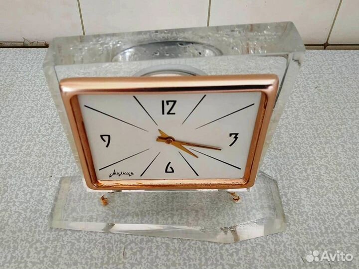 Часы «Молния» СССР, настольные, механические