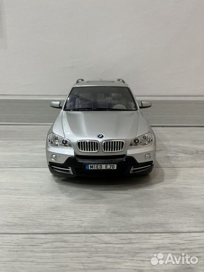 Машинка на пульте управления BMW