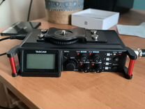 Портативный рекордер Tascam DR-70D