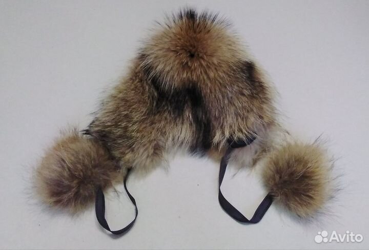 Шапка меховая из енота