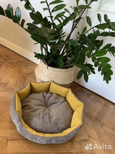 Лежанка для кошки или маленькой собачки