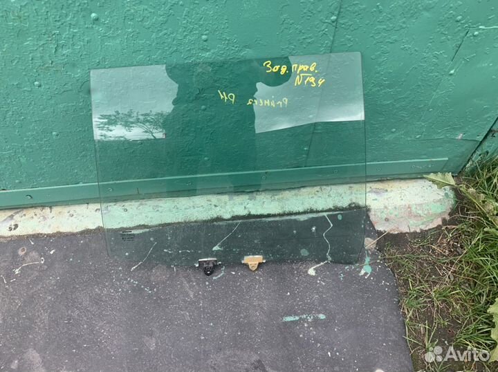 Стекло задние правое Primera P11