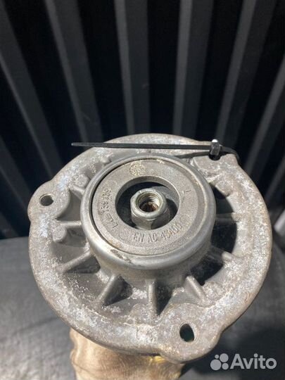 Амортизатор передний правый Bmw 5 F10 N55B30 2012