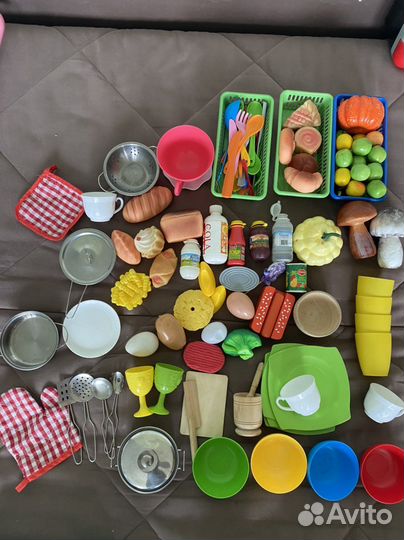 Игрушки для девочки много