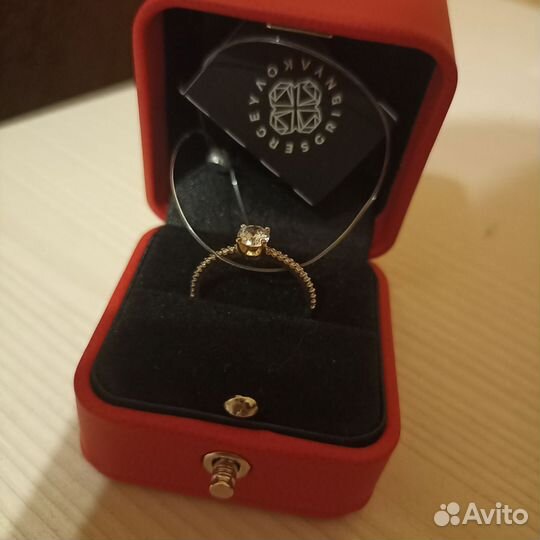 Золотое кольцо с сапфиром 585 пробы