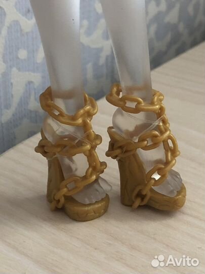 Кукла Монстер Хай Спектра 13 желаний