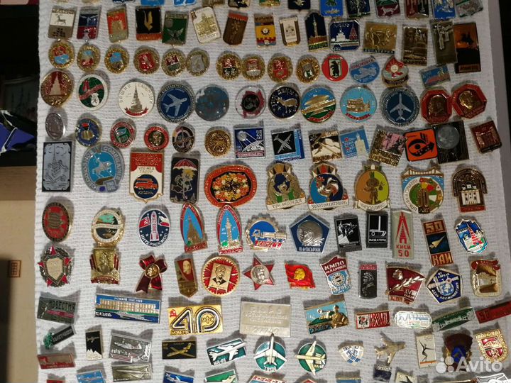 Продам значки 330шт. Все разные. Возможно обмен