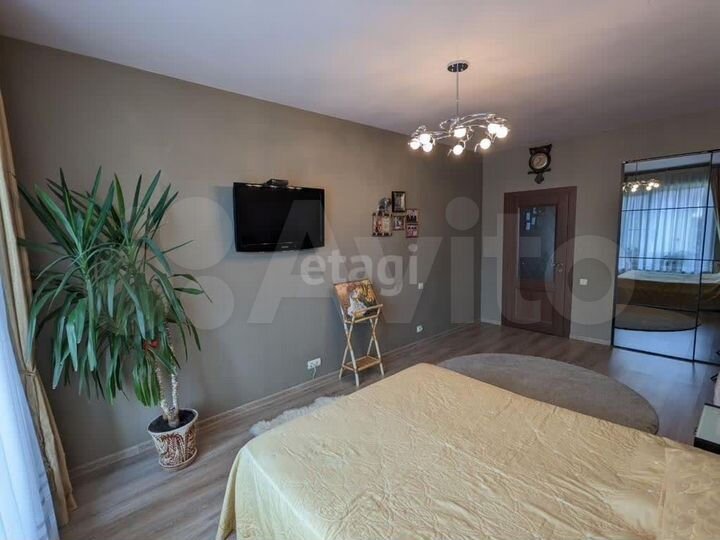 Коттедж 166 м² на участке 9,7 сот.