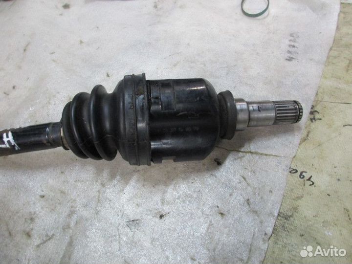 Полуось передняя левая Toyota Auris (E15) 2006-201