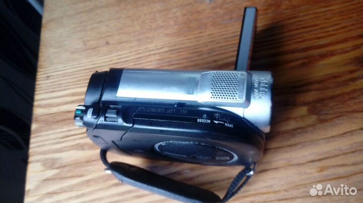 Видеокамера Sony DCR-DVD 610