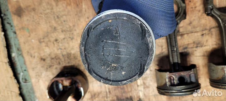 Поршень с шатуном Mitsubishi Lancer 9 1,6