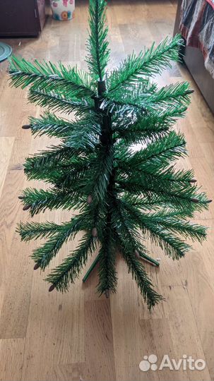 Маленькая искусственная ёлка