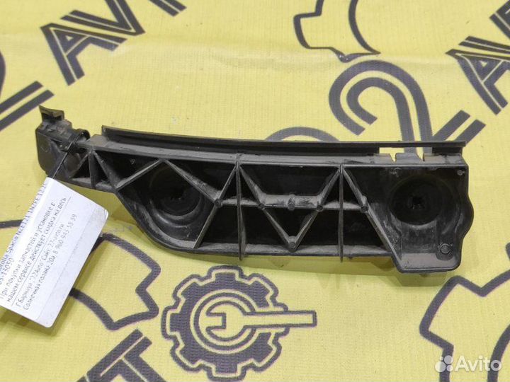 Крепление бампера заднее левое Toyota Corolla