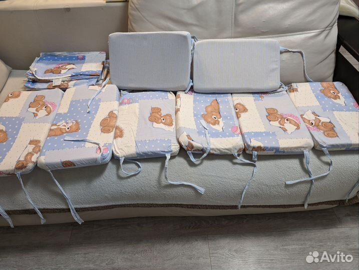 Бортики в кроватку с постельным бельём