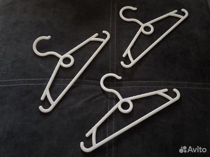 Плечики-вешалки детские или для белья много