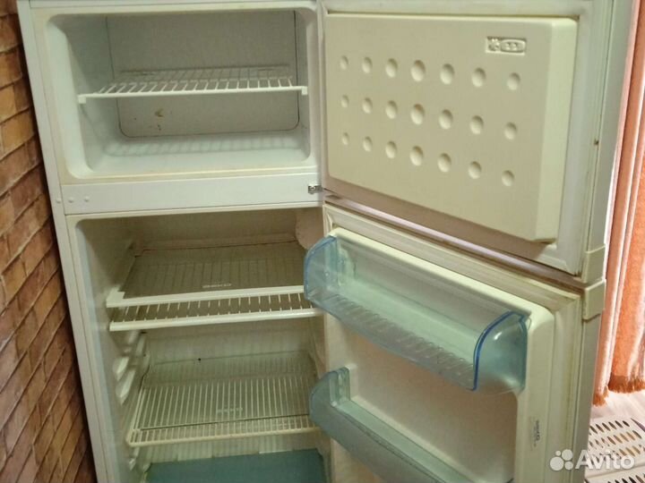 Холодильник бу не рабочий на запчасти