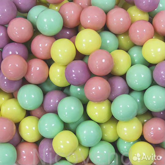 Мячики, конфеты, жвачка и игрушки для автоматов