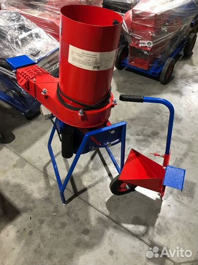 Измельчитель травы и веток 2в1 утр-728