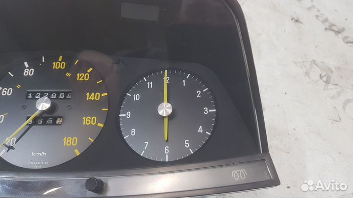 Приборная панель на Mercedes-Benz W123 Diesel