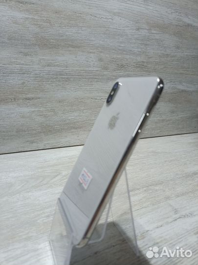 iPhone X, 64 ГБ
