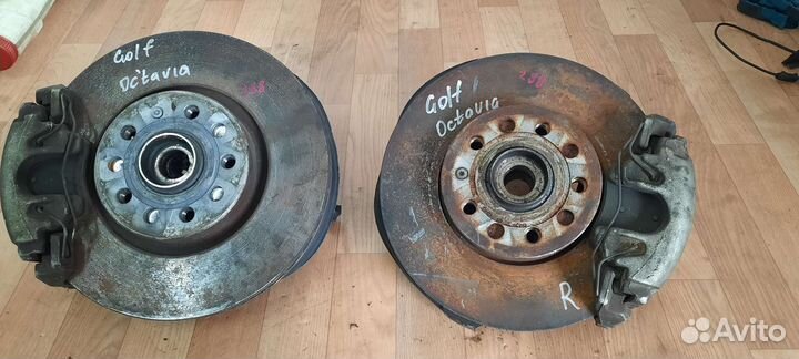 Кулаки поворотные Skoda Octavia A5 1.8
